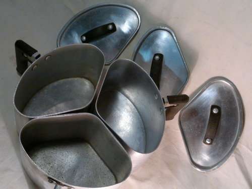 Oldies but still strong 3 X Hart 1/3 Cooking Pots. Ideal for the older Kitchen to display.