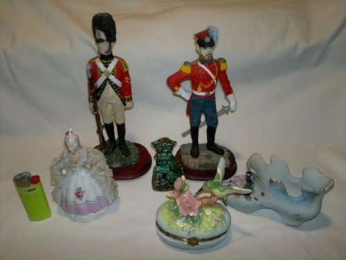` DRESDEN ` doll.All For the collector 6 items, Shoe, Doll, Trinket Casket, Fue Dog and 2 Soldiers.