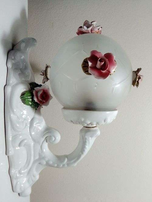 Stunning. From a 1900`s Old Victorian house in Durban for serveral decades. Capodimonte wall light