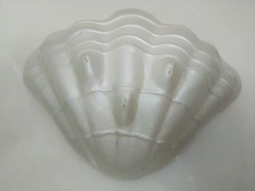 Large Glass Shell filled with NGWENYA glass Swaziland ornaments.Whales are special, Blue flack.