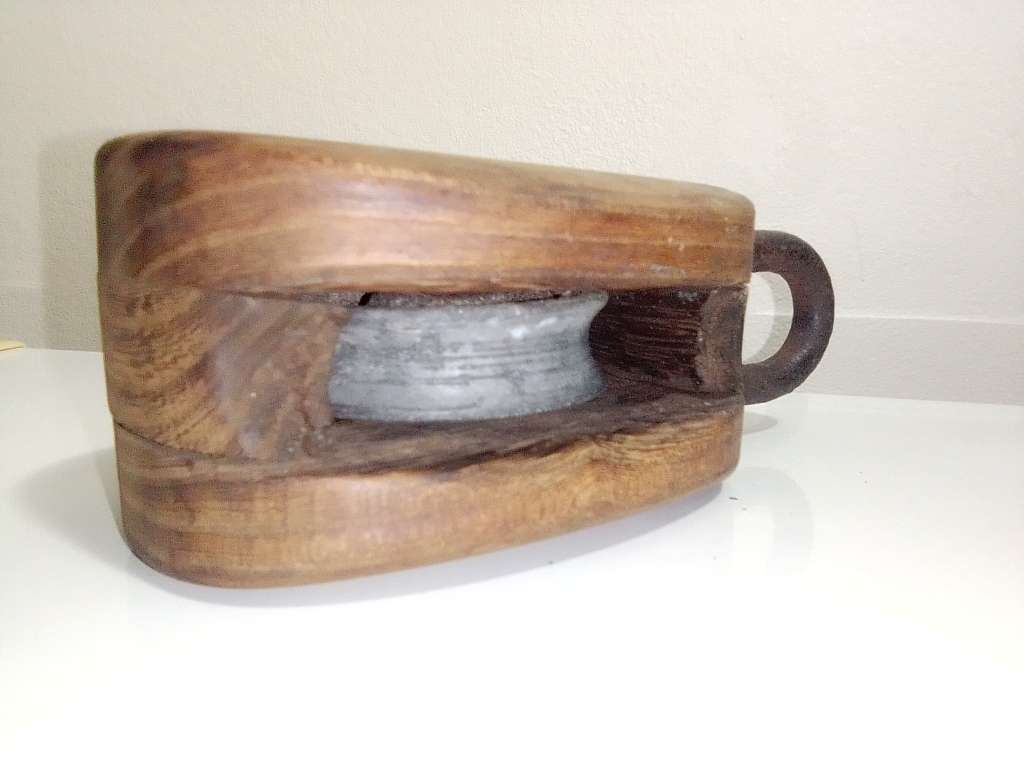 Wood Tackle Lifting Block Circa 1850-1909 Good Condition. Old Sailboat wooden pulley 160mm long..