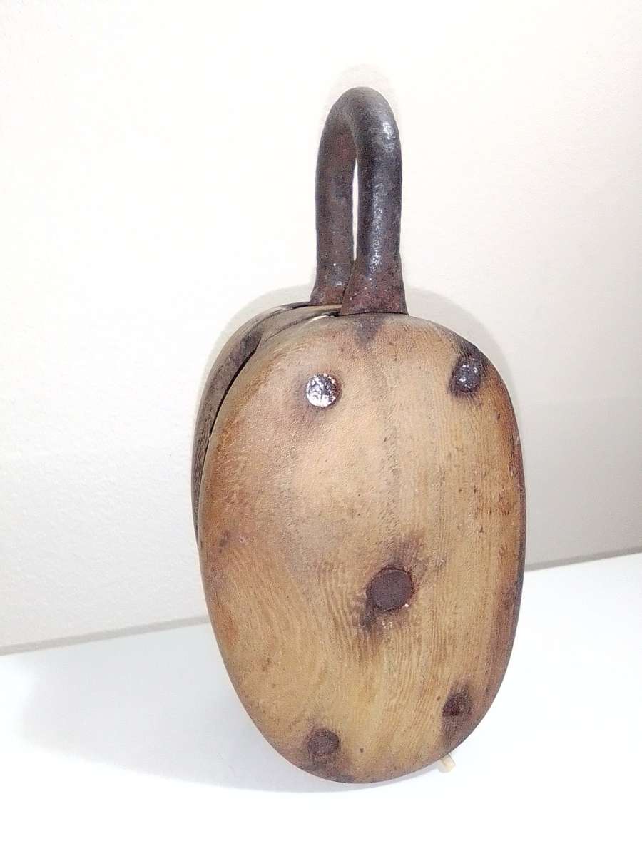 Wood Tackle Lifting Block Circa 1850-1909 Good Condition. Old Sailboat wooden pulley 160mm long..