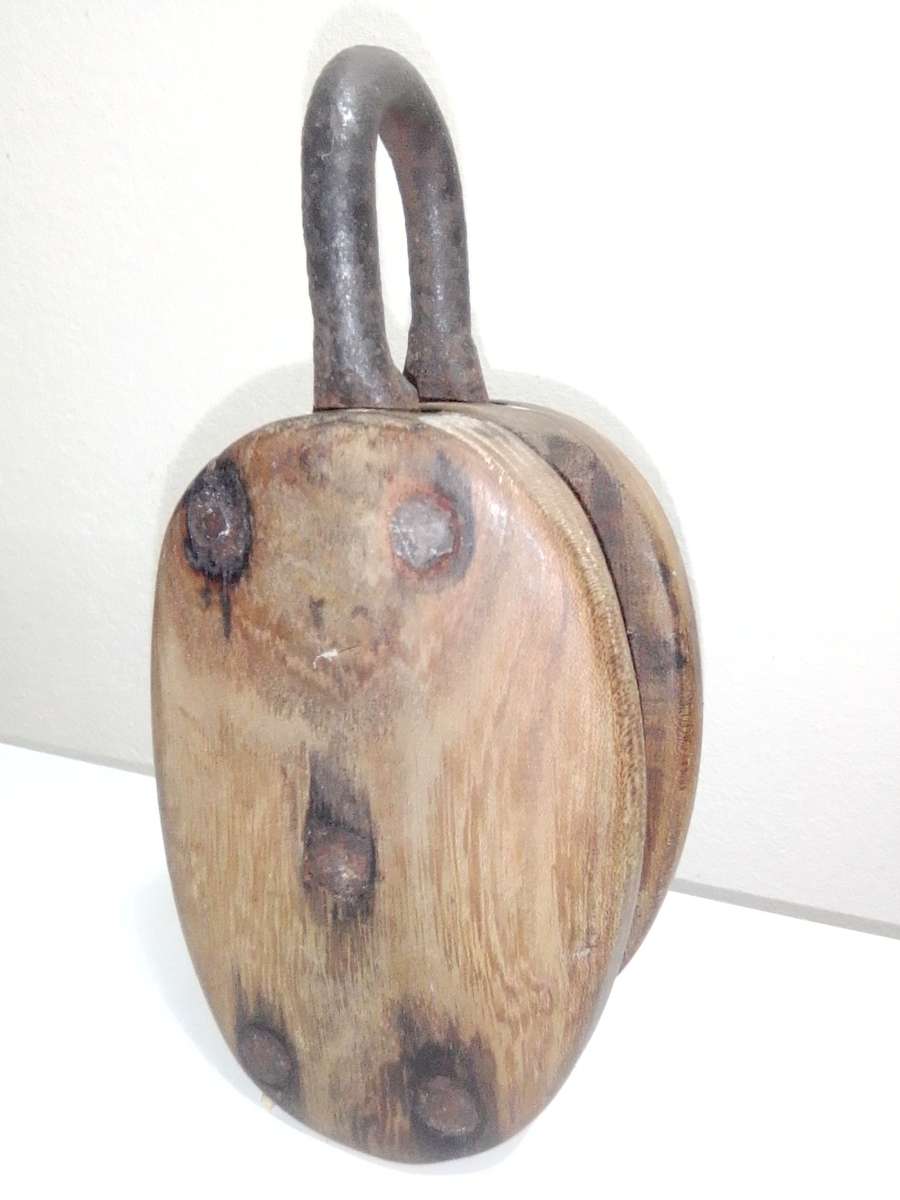 Wood Tackle Lifting Block Circa 1850-1909 Good Condition. Old Sailboat wooden pulley 160mm long..