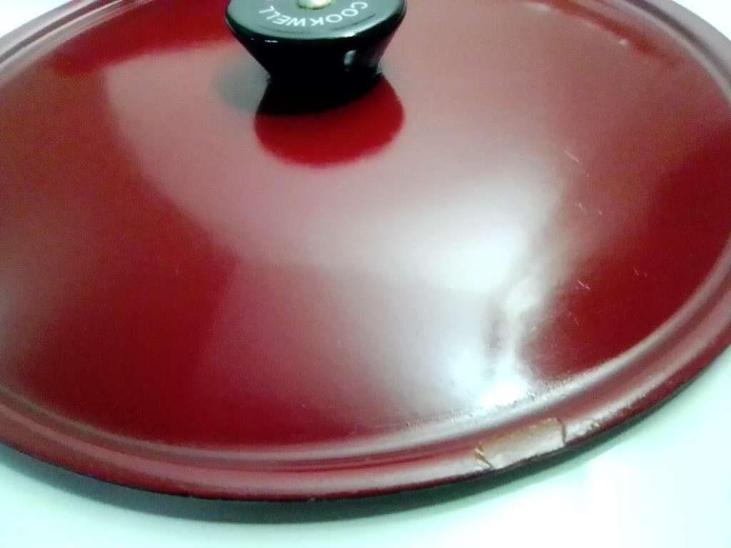 Vintage cast iron Cookwell Red enamel lidded long handle 26` Fry pan in good secondhand condition.