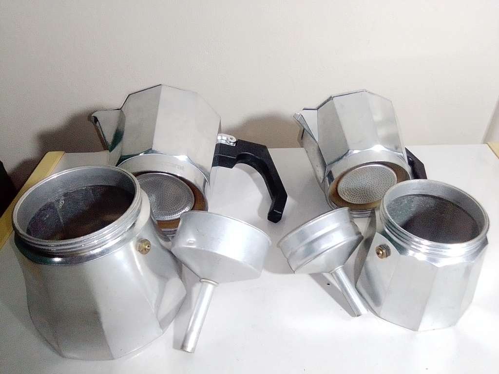 2 Moka pot Espresso Percolators. Stove top Replacement Gasket & Filter, Suitable for Gas & Electric.