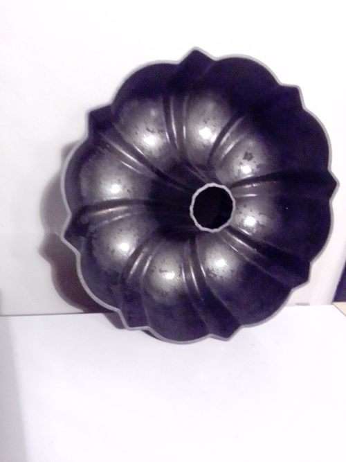 1950 scares a real collectors piece a Cake Mold. NORDIC WARE Heavy cast bakeing product.
