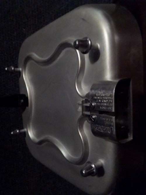 1950/60`s vintage `Sunbeam` Electric Fry/Skillet high dome pan.It look`s as if it`s never been used.