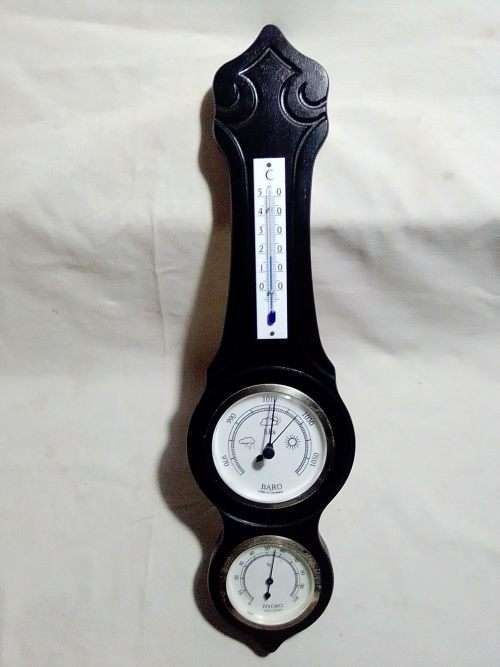 A German wall hanging Barometer. Temp, Hydro and Barometers in good Working condition.
