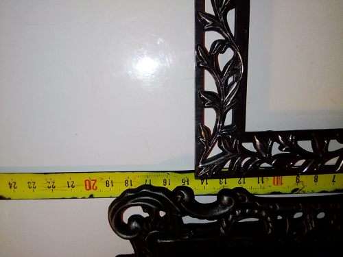 2 Beautiful metal picture frames, No Glass one Pewter is 19cm x 15cm and the other is 14cm x 12cm.