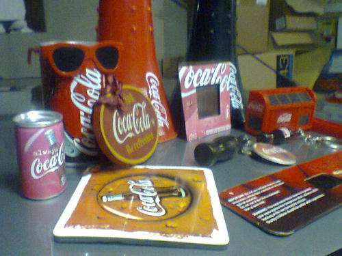 14 lots of Coke - Cola collectable stuff. 2x Googozula ,Fridge magnets etc;PostR55 +2% Insurance