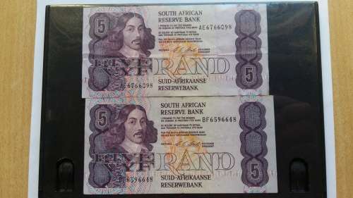 Old South African Stals R5 notes(2) in good condition