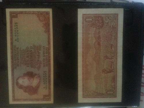 Two R1 notes ( B523 200538, B617 956979)