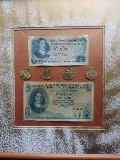 Old South African R2 Notes and 1/2c set 1961 to 1964 in frame