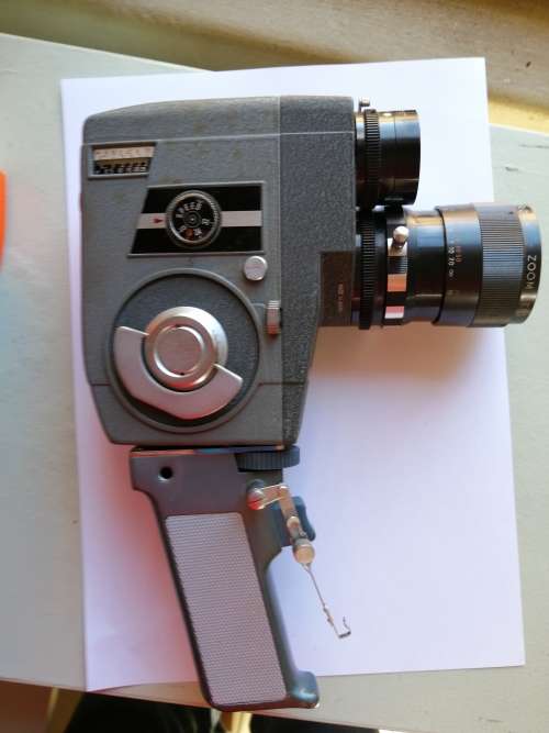 Vintage Crown 8 Model EZS 8mm Cine Movie Camera in Excellent condition