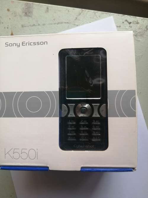 Vintage Sony Ericsson K550i Cellphone withy all accessories and Charger