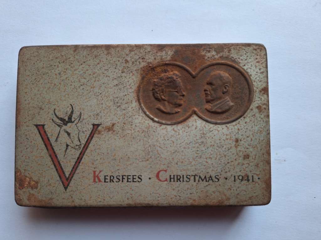Gift box to Soldiers in World War II in 1941 by Smuts and his wife Issie