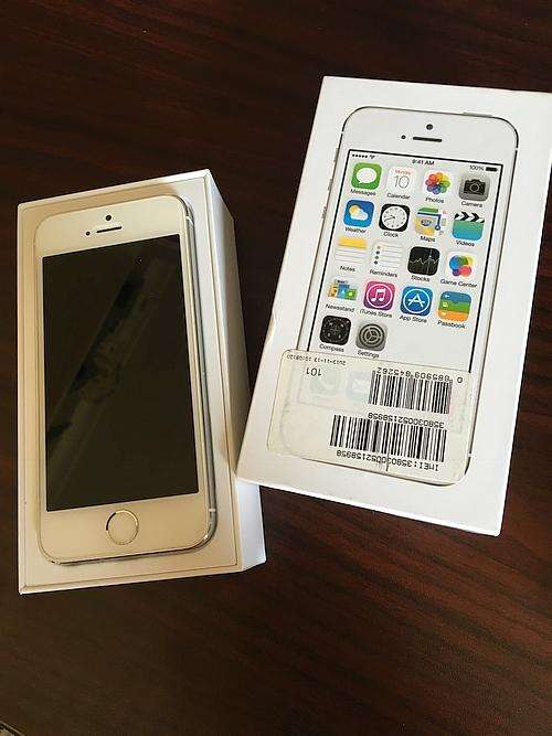 Apple iPhone 5s 64GB Silver - Free Shipping