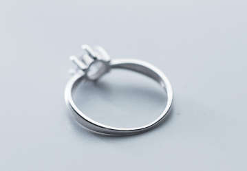 The S925 Silver 6 Claw Engagement Ring