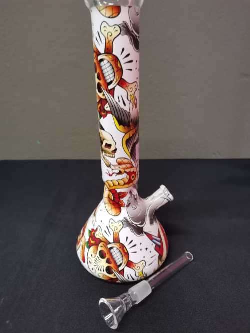 REALLY AWESOME  ED HARDY STYLE !!! LOOKING ICE CATCHER BONG WITH REMOVABLE GLASS ATTACHMENT