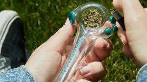 MAGIC WAND COLLECTIBLE HANDMADE THICK & DURABLE GLASS PIPES