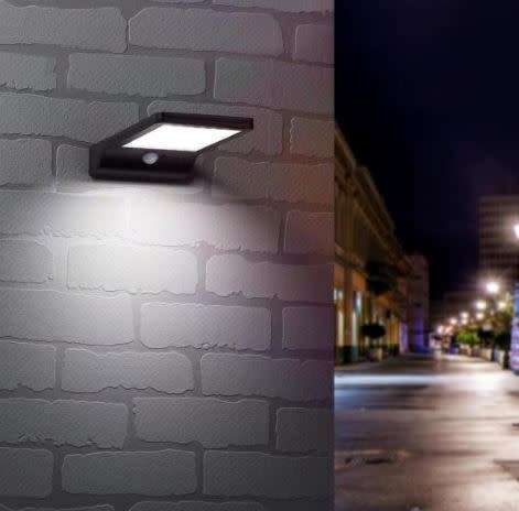 SOLAR FLOOD LIGHT - SUPER BRIGHT / MOTION SENSOR Wall mount