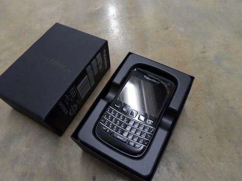 BlackBerry Bold 9790 Bold Design Touch Display + Exec Leather Pouch (Like Brand New)