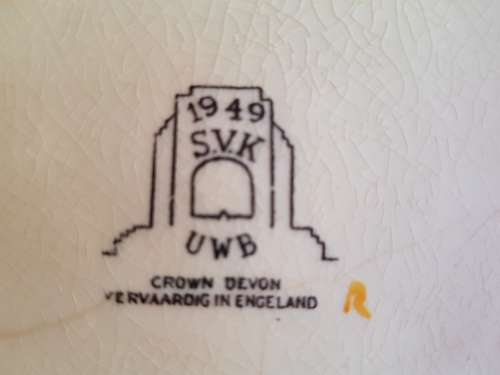 Very Scarce: Heavily embossed 1949 SVK - UWB Voortrekker Monument Wall plate - Made in England by Cr