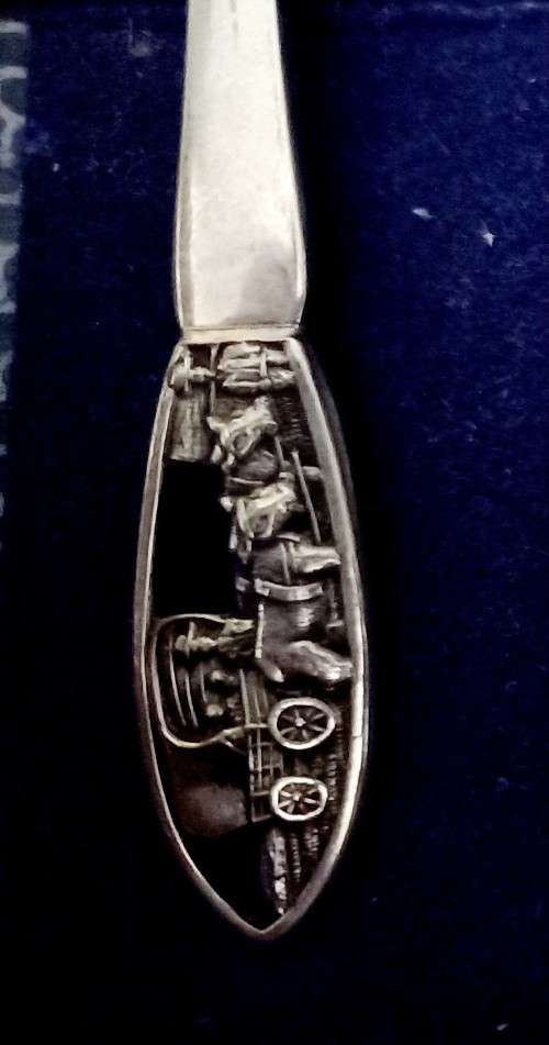 Very scarce 22 piece `Groot Trek` centenary tea cutlery set in original box