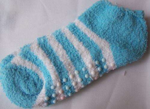 Non-slip socks - ideal for the cold winter nights - last 2 pairs up for grabs