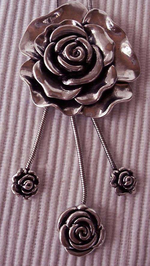 Tibetian silver 4 rose pendant and chain