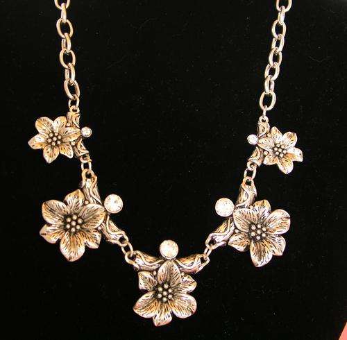 Tibetian silver pansy chain