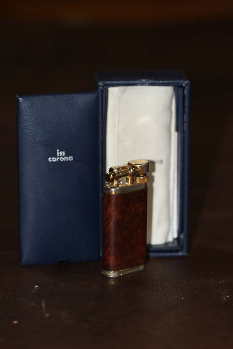 Corona Big Boy pipe lighter