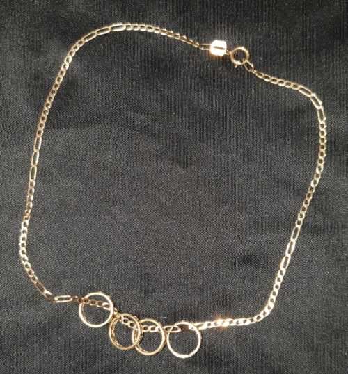 Genuine  Fine 9ct Gold Figaro Ankle Bracelet with 4 lace like pattern rings