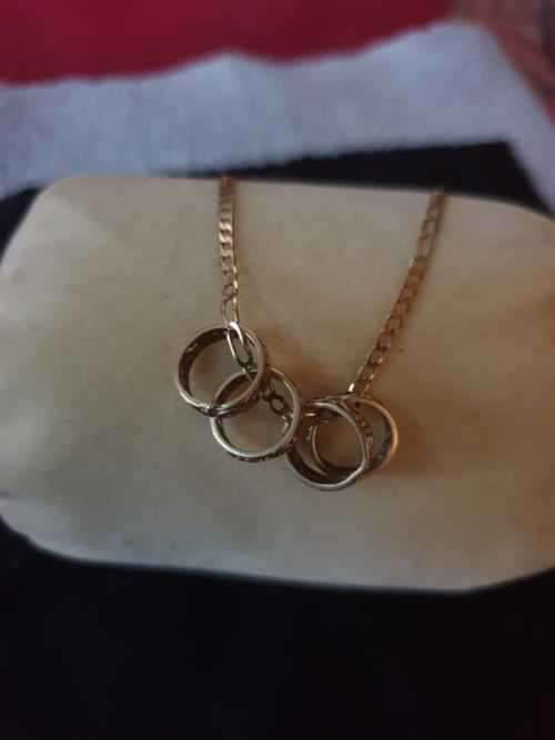 Genuine  Fine 9ct Gold Figaro Ankle Bracelet with 4 lace like pattern rings