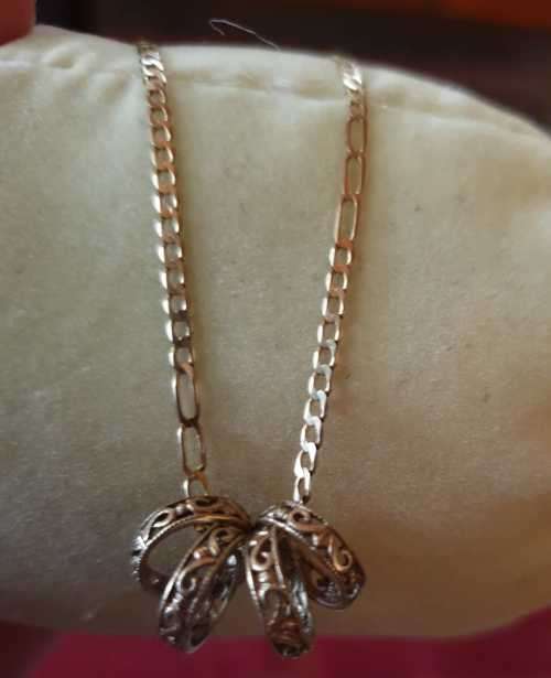 Genuine  Fine 9ct Gold Figaro Ankle Bracelet with 4 lace like pattern rings