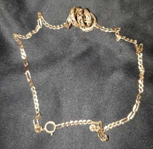 Genuine  Fine 9ct Gold Figaro Ankle Bracelet with 4 lace like pattern rings