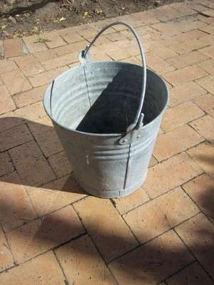 GALVANISED BUCKET