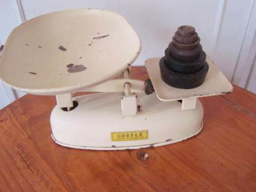 SCALE & WEIGHTS -  VINTAGE.