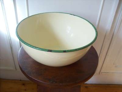 ENAMEL BOWL MIXING LARGE.  VINTAGE.