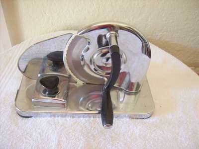 BREAD SLICER. BERDA.