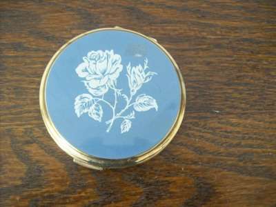 VINTAGE POWDER COMPACT