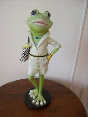 ORNAMENT OF A FROG 'WITH ATTITUDE'