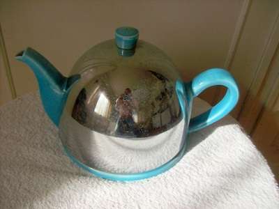 EVERHOT BLUE TEAPOT. VINTAGE.