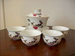 ORIENTAL CUPS & SUGAR BOWL.