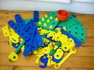 BUILDING SET.  SUPER GIFT.