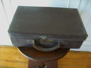 A LOVELY OLD LEATHER ATTACHE CASE