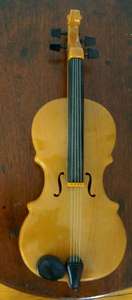 VIOLIN BATTERY OPERATION TOY.