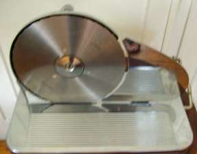 BREAD/MEAT SLICER. PINEWARE.