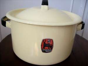 ENAMEL POT.