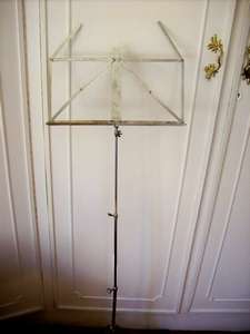 MUSIC SHEET STAND